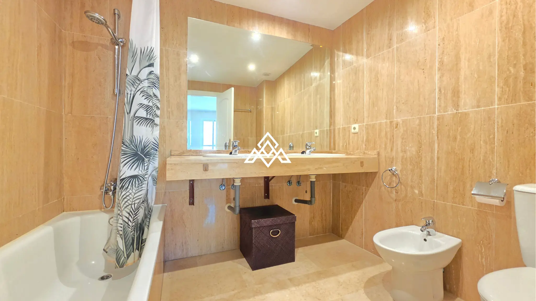 Elviria apartment ground floor with sea views and terrace in Marbella