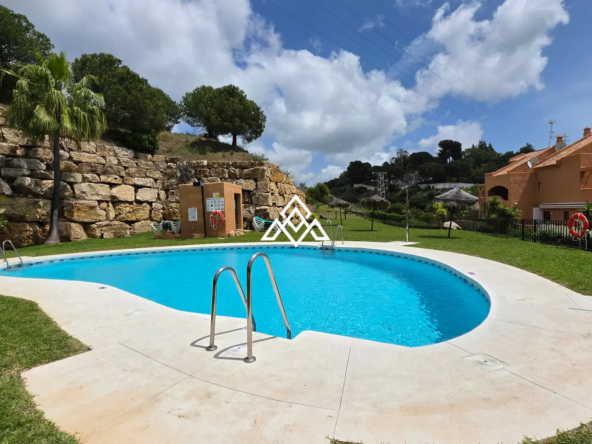 Elviria apartment ground floor with sea views and terrace in Marbella