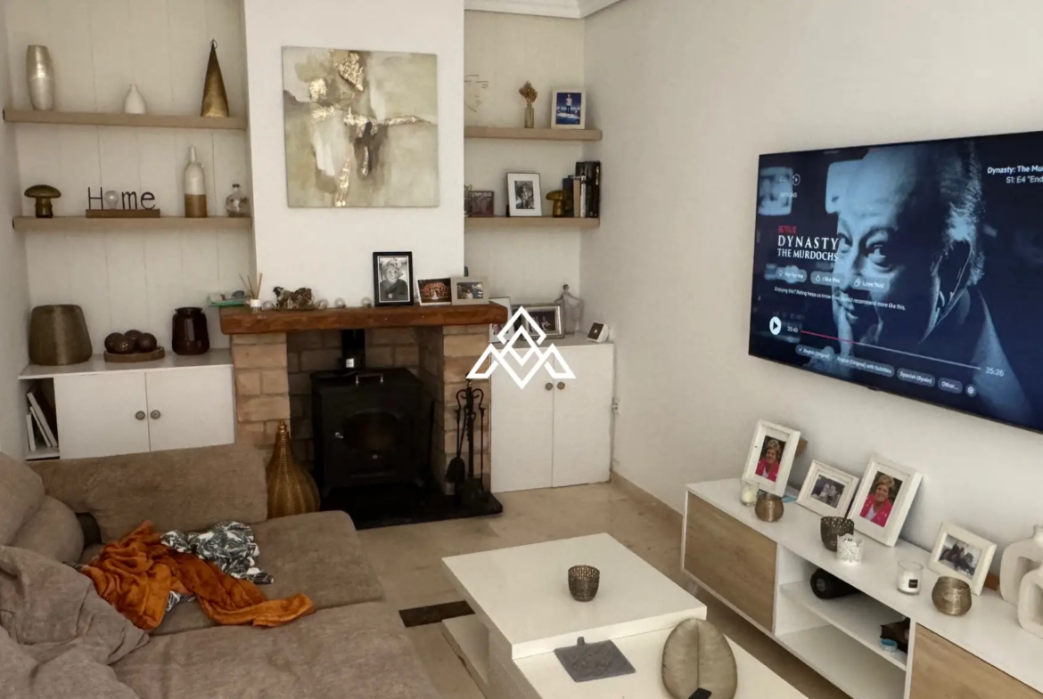 Bahia Azul townhouse with terrace, garden access and beachfront location in Estepona