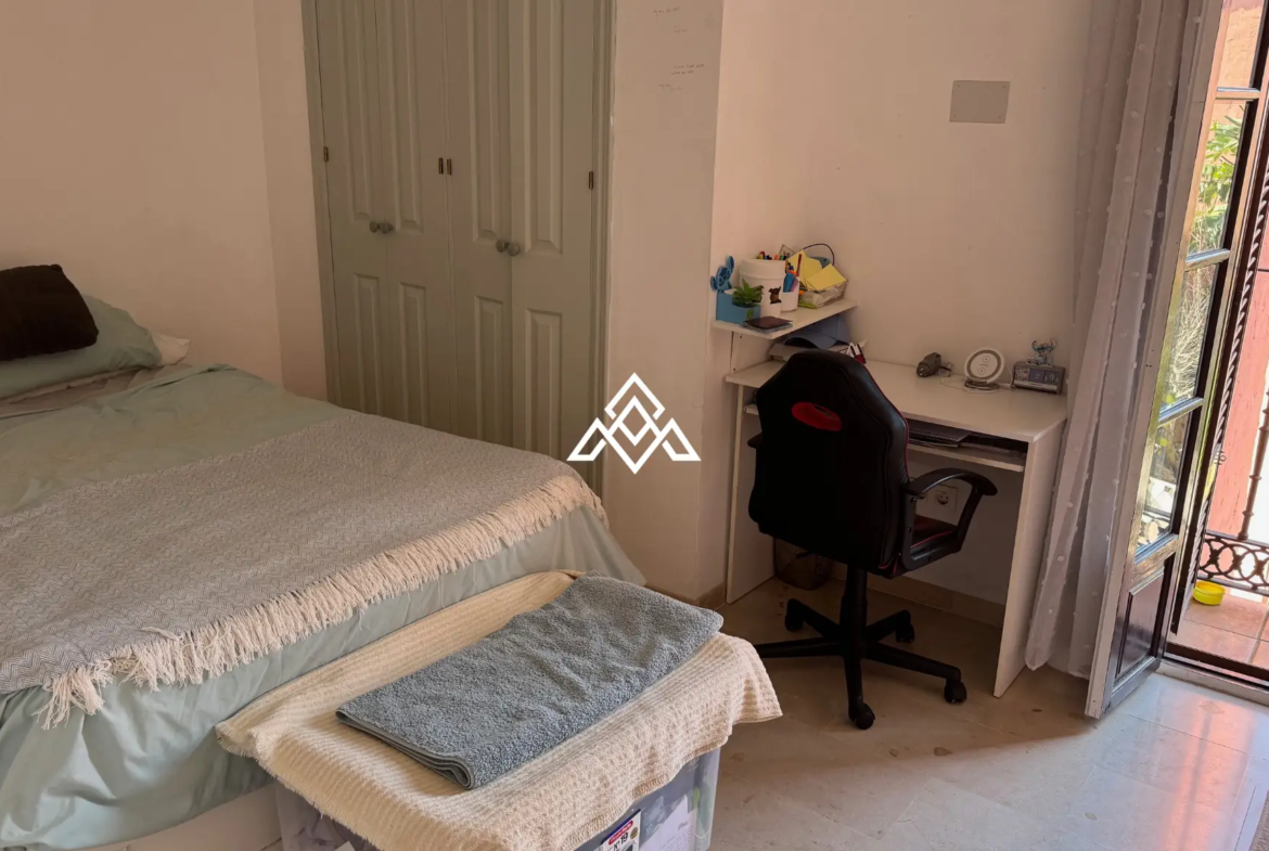 Bahia Azul townhouse with terrace, garden access and beachfront location in Estepona