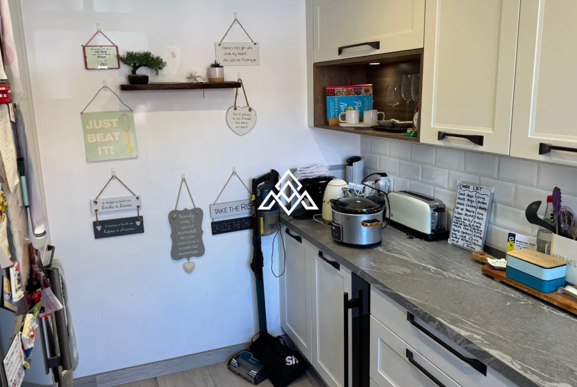 Bahia Azul townhouse with terrace, garden access and beachfront location in Estepona