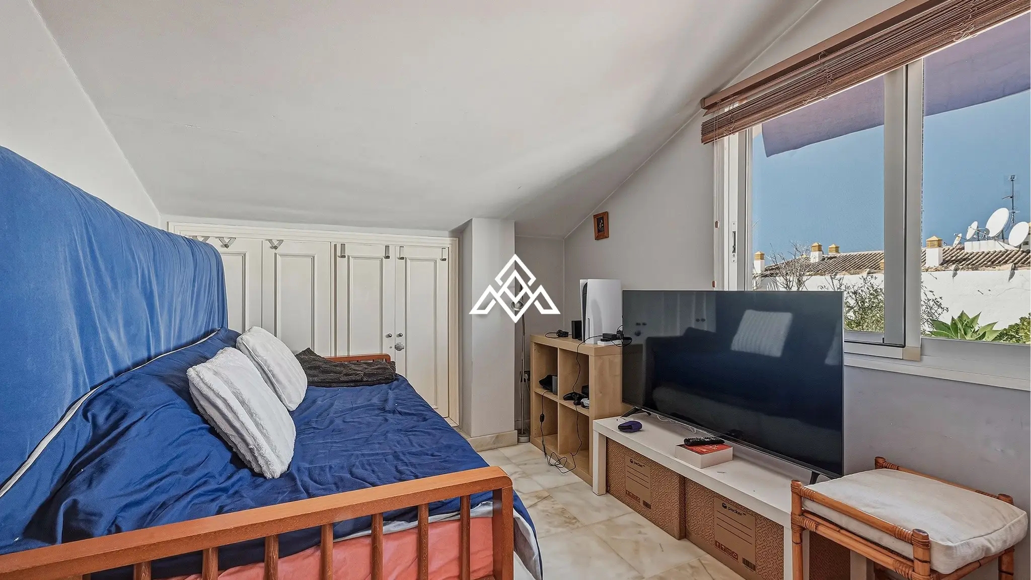 Golden Mile penthouse duplex with sea views and private solarium in Marbella
