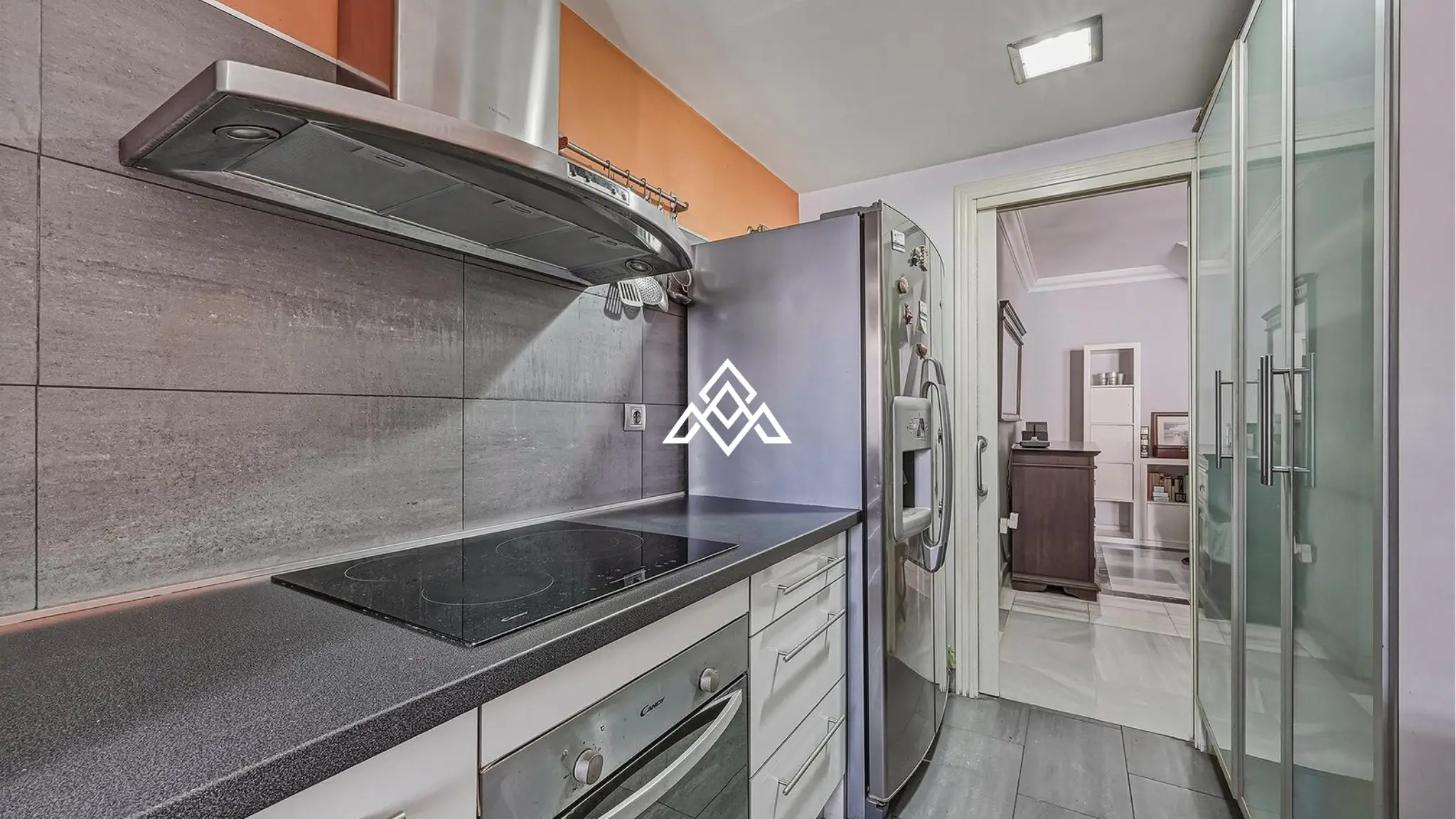 Golden Mile penthouse duplex with sea views and private solarium in Marbella