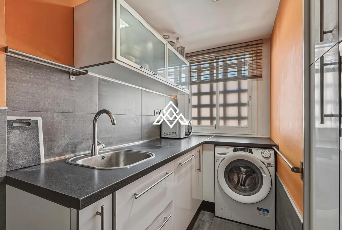 Golden Mile penthouse duplex with sea views and private solarium in Marbella