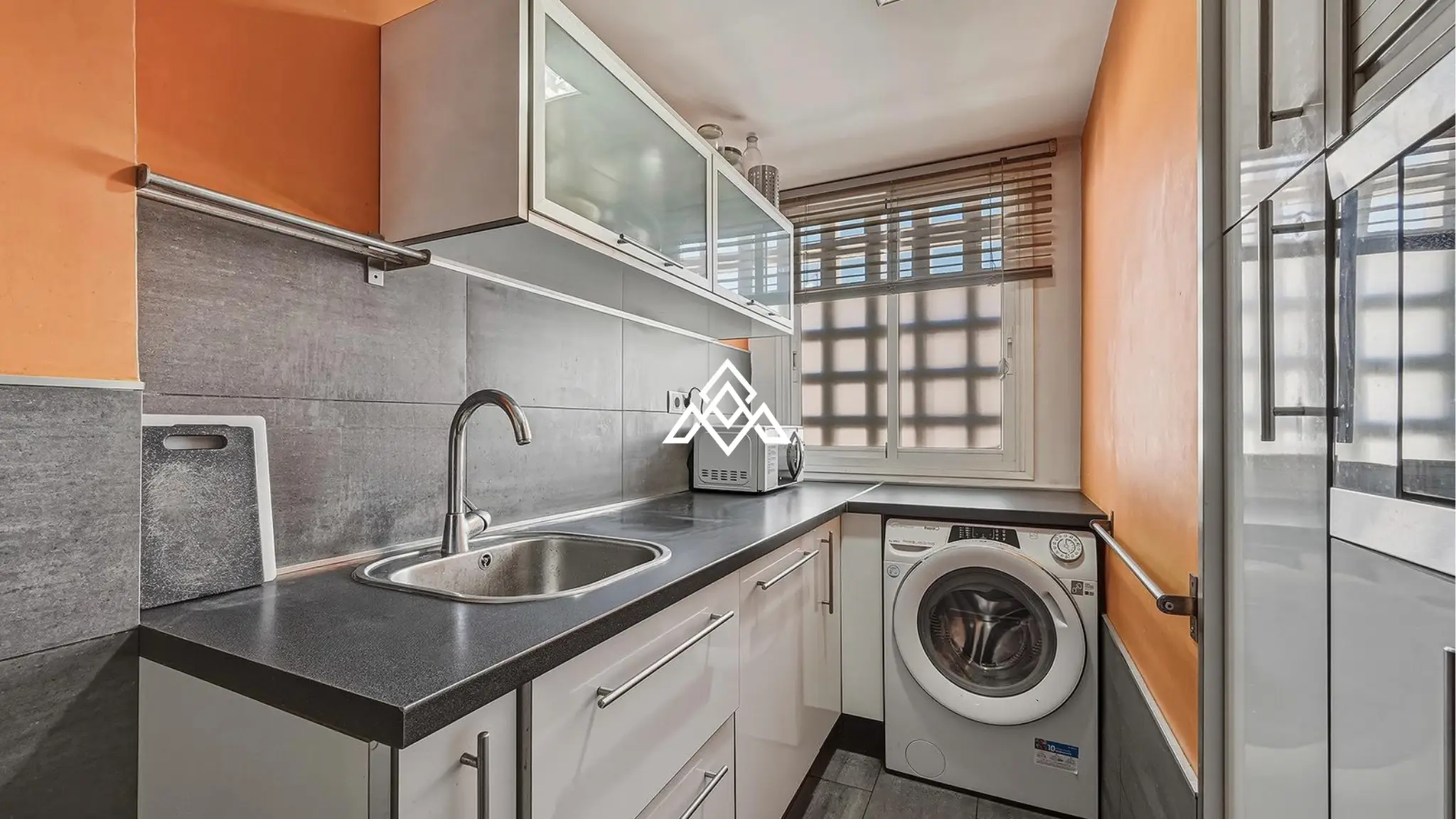 Golden Mile penthouse duplex with sea views and private solarium in Marbella