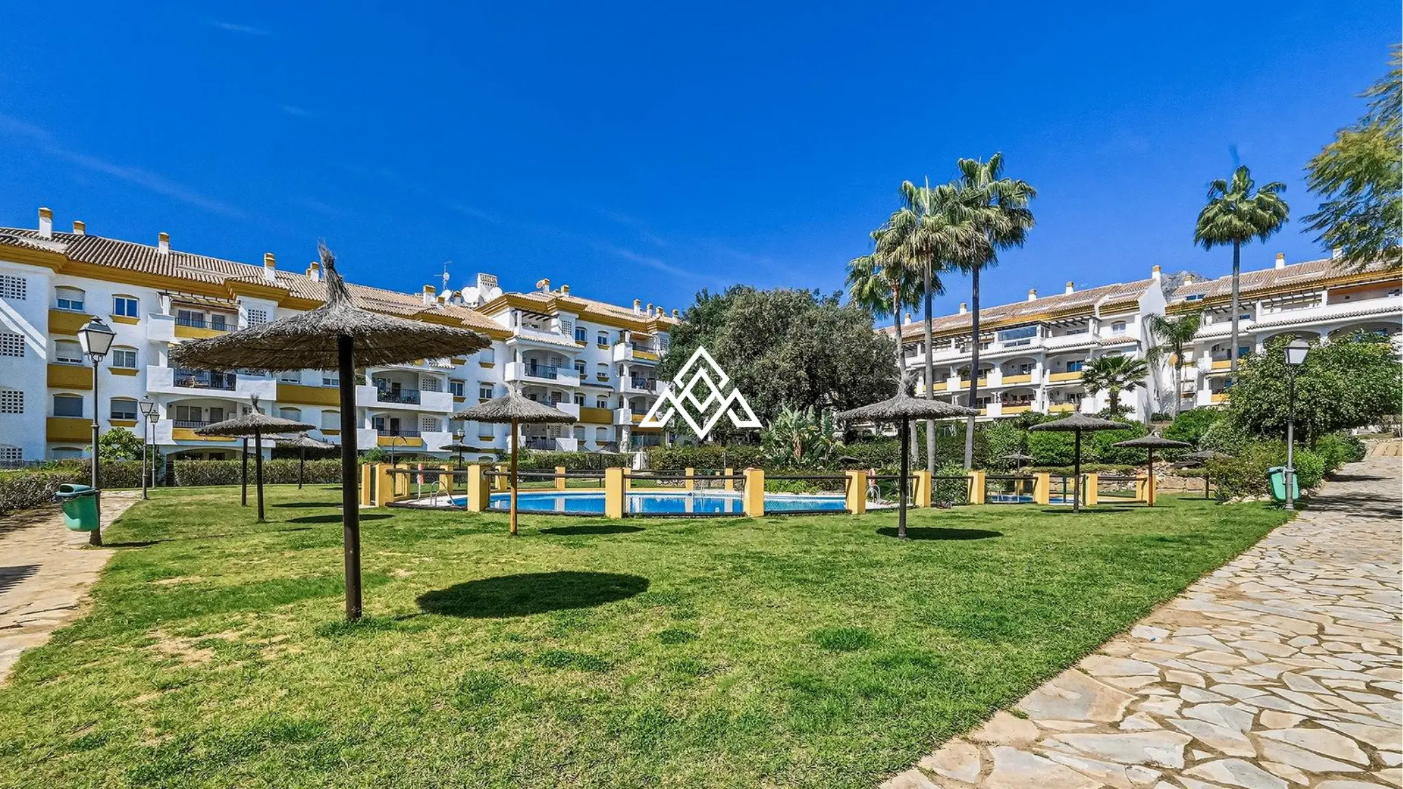 Golden Mile penthouse duplex with sea views and private solarium in Marbella