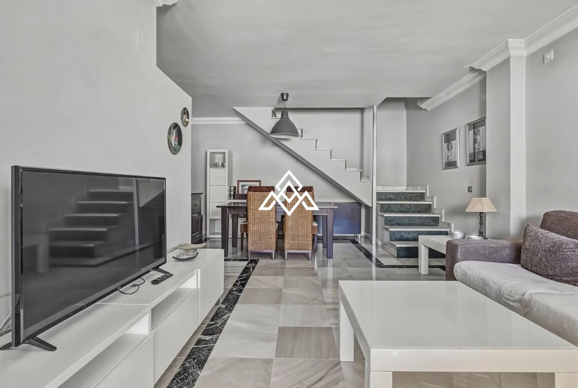 Golden Mile penthouse duplex with sea views and private solarium in Marbella