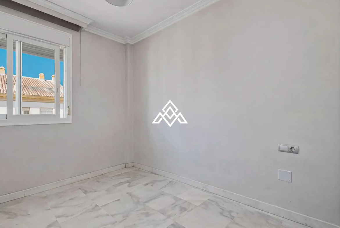 Golden Mile penthouse duplex with sea views and private solarium in Marbella