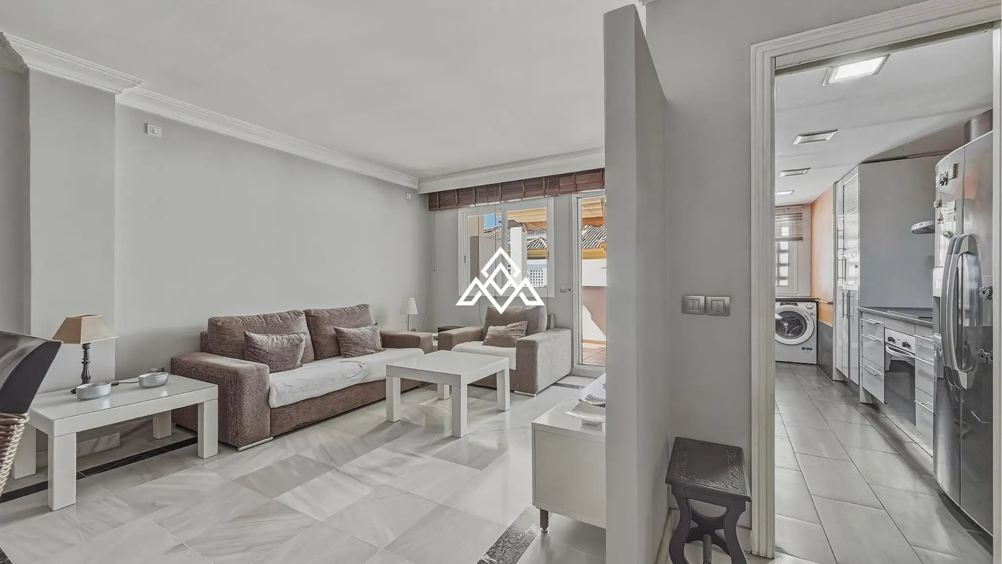 Golden Mile penthouse duplex with sea views and private solarium in Marbella