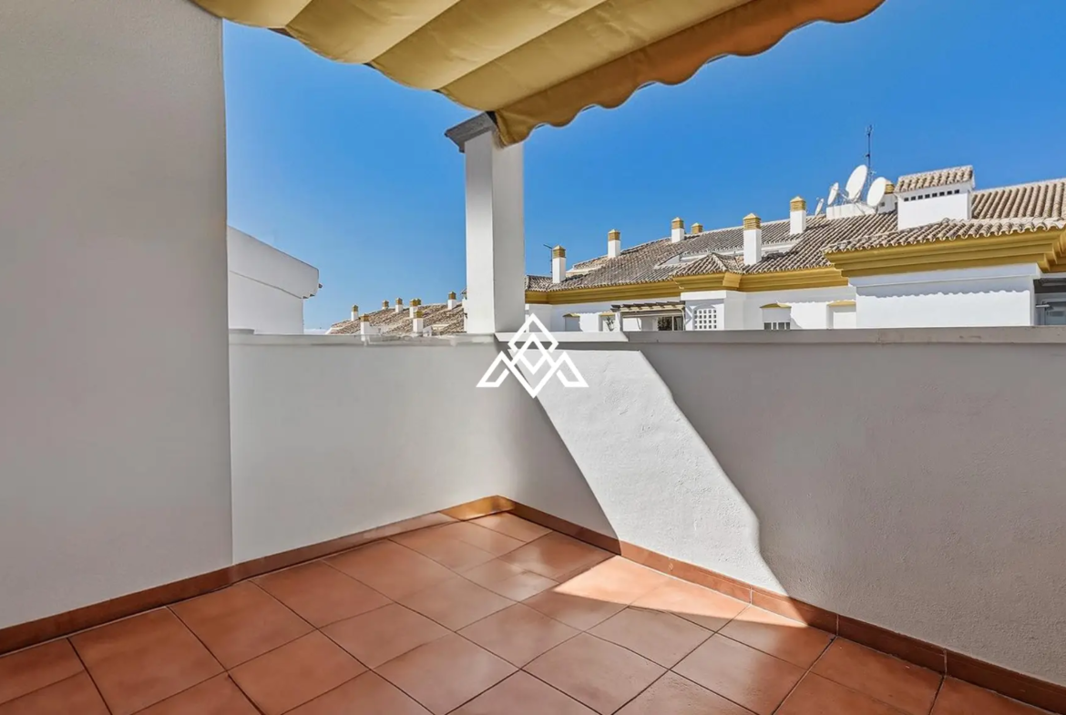Golden Mile penthouse duplex with sea views and private solarium in Marbella