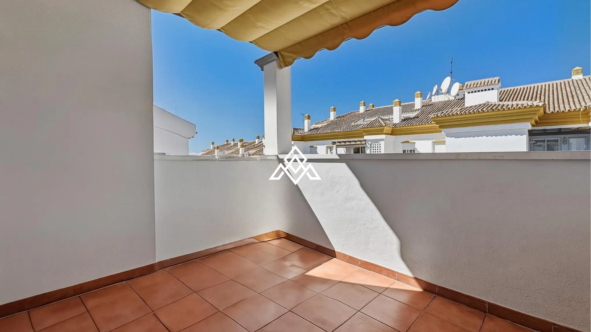 Golden Mile penthouse duplex with sea views and private solarium in Marbella