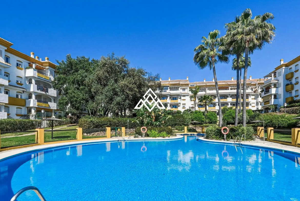 Golden Mile penthouse duplex with sea views and private solarium in Marbella