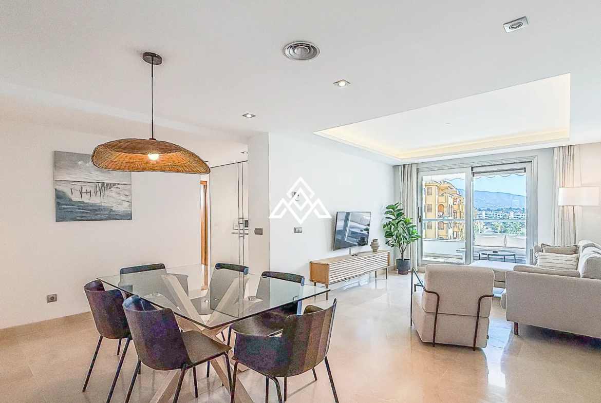 San Pedro penthouse duplex with large terraces and private solarium near the beach