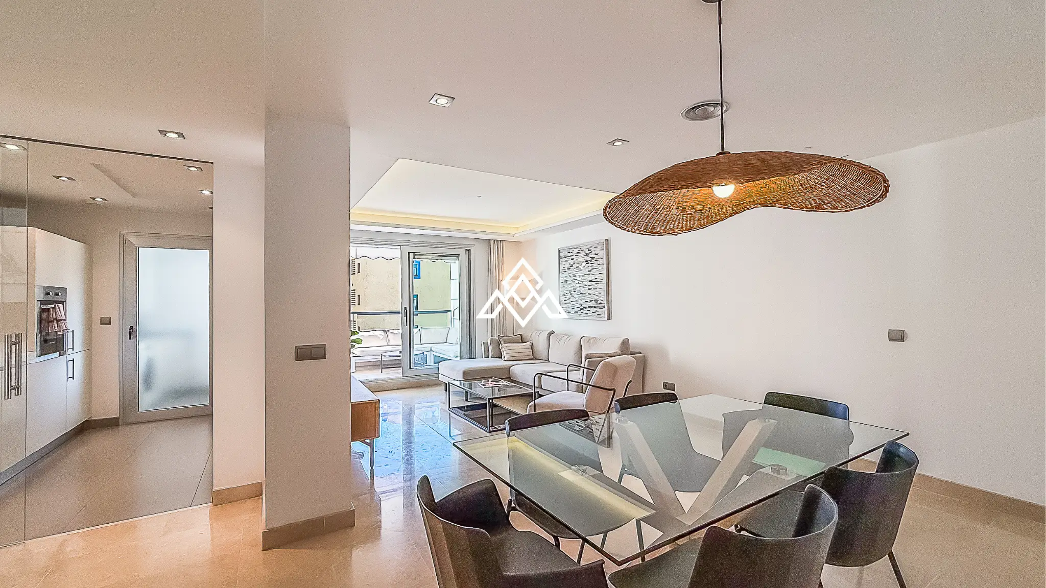 San Pedro penthouse duplex with large terraces and private solarium near the beach