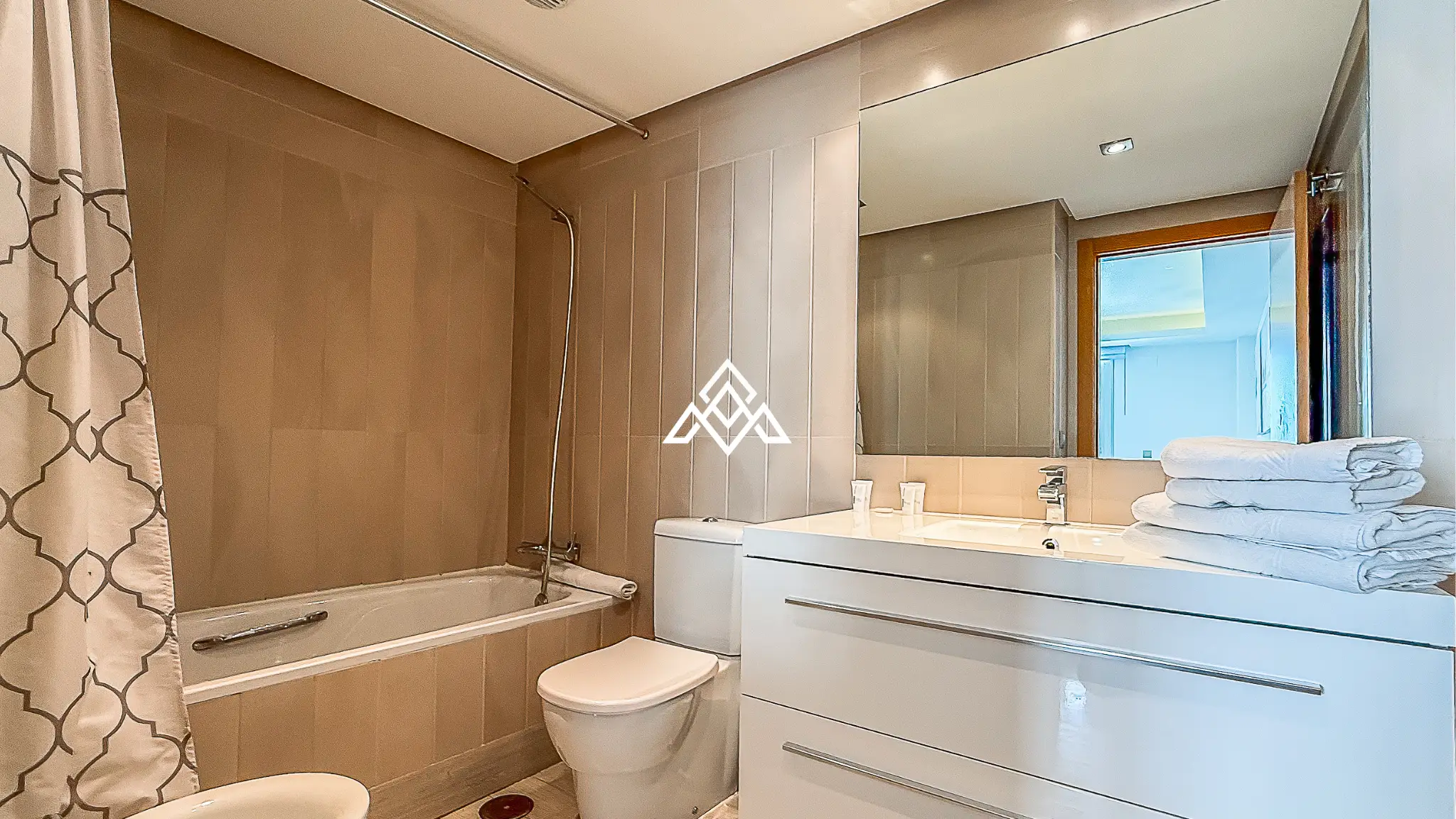 San Pedro penthouse duplex with large terraces and private solarium near the beach
