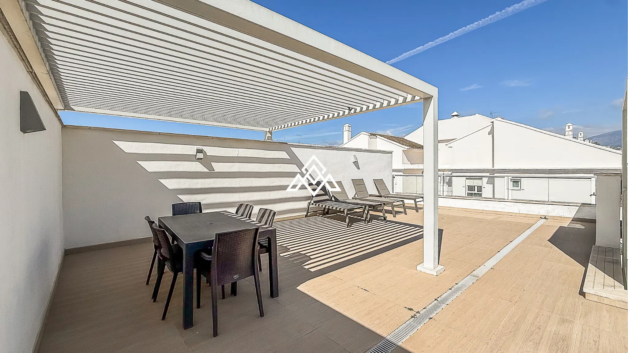 San Pedro penthouse duplex with large terraces and private solarium near the beach