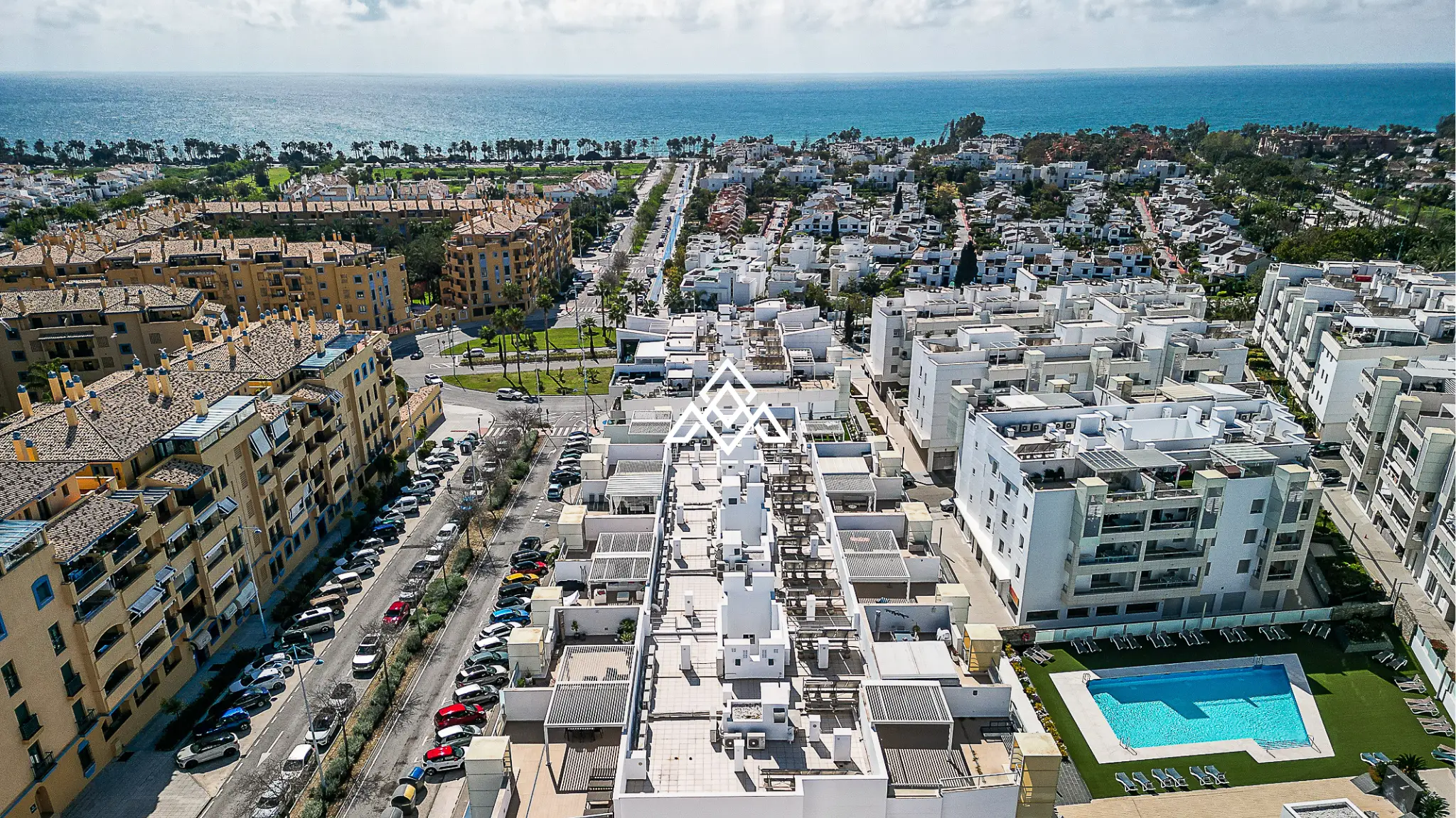 San Pedro penthouse duplex with large terraces and private solarium near the beach