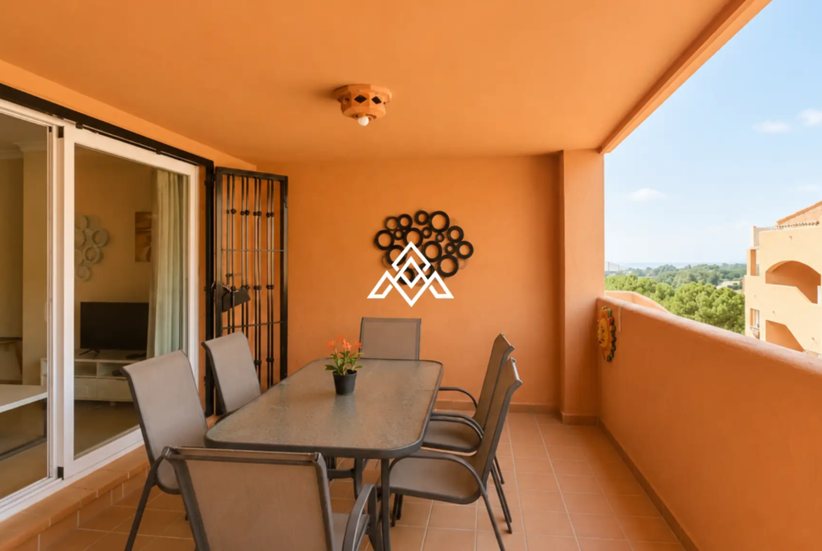Elviria apartment ground floor with sea views and terrace in Marbella