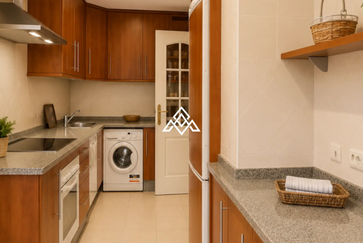 Elviria apartment ground floor with sea views and terrace in Marbella