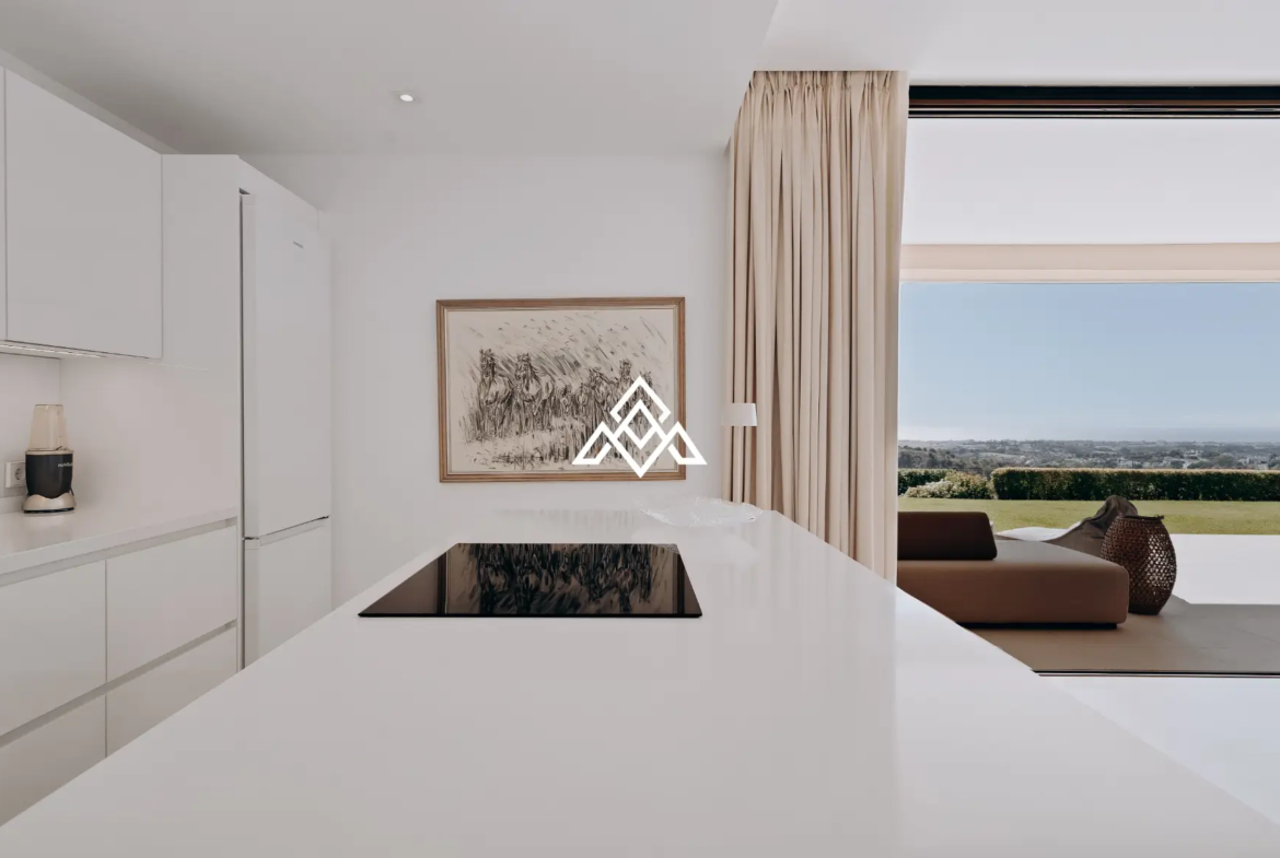 Real de La Quinta apartment with private garden, terrace and panoramic sea views