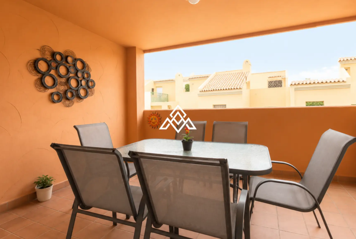 Elviria apartment ground floor with sea views and terrace in Marbella