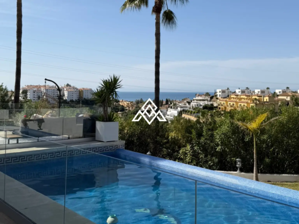 Riviera del Sol villa with private pool, sea views and modern renovated interior Costa del Sol