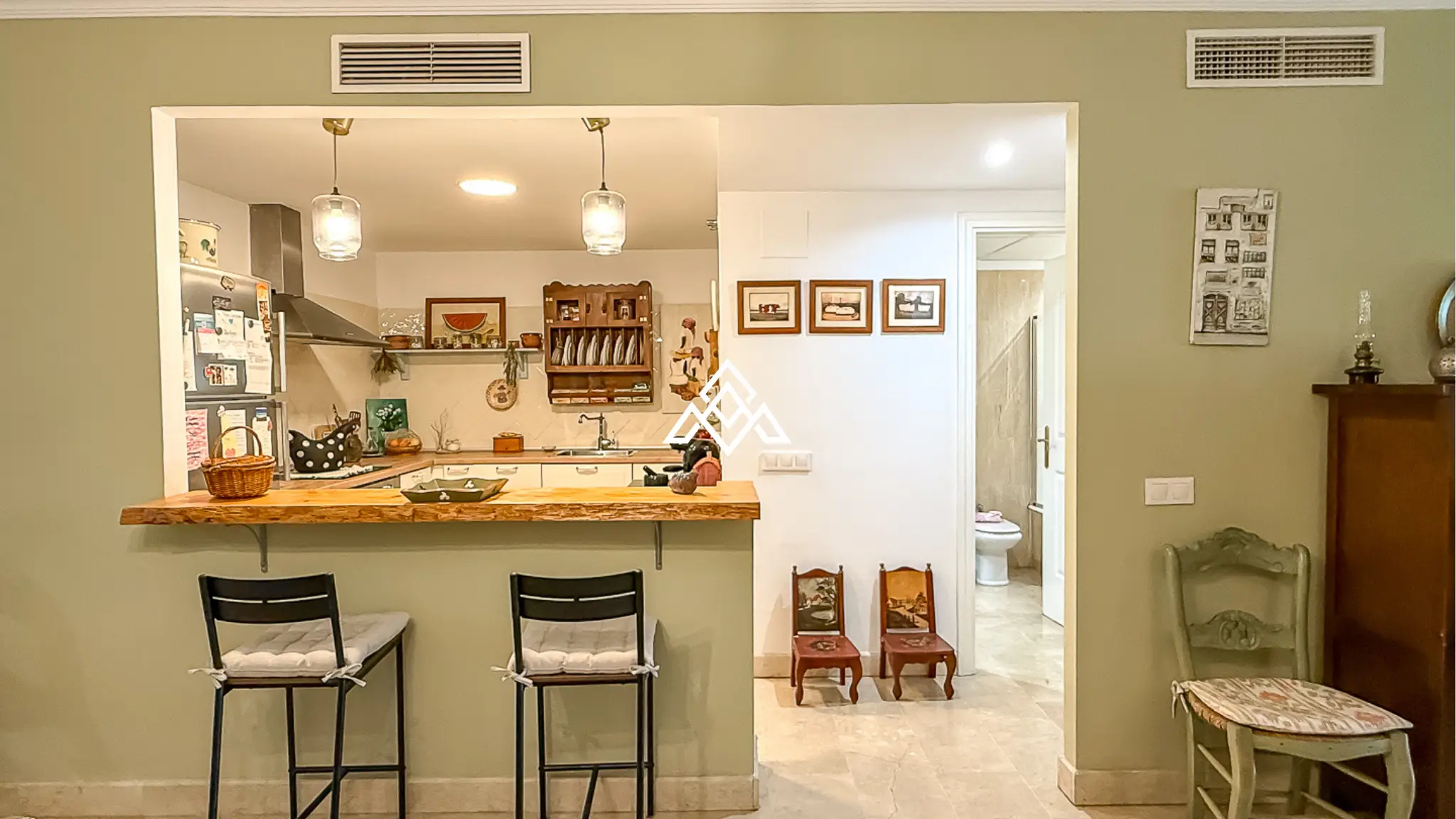 Elviria apartment with large terrace and garden area in Marbella