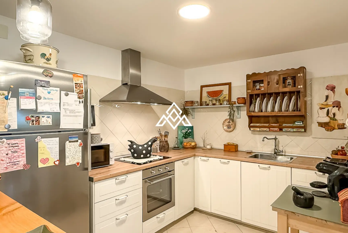 Elviria apartment with large terrace and garden area in Marbella