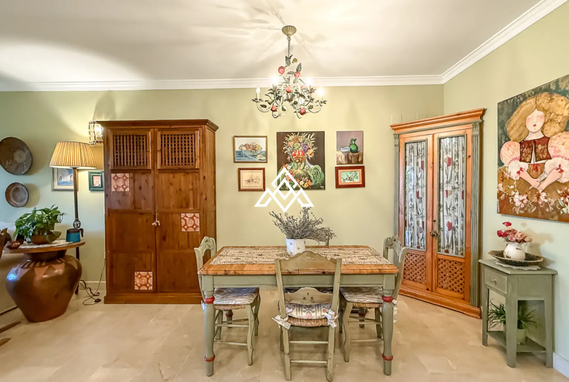 Elviria apartment with large terrace and garden area in Marbella