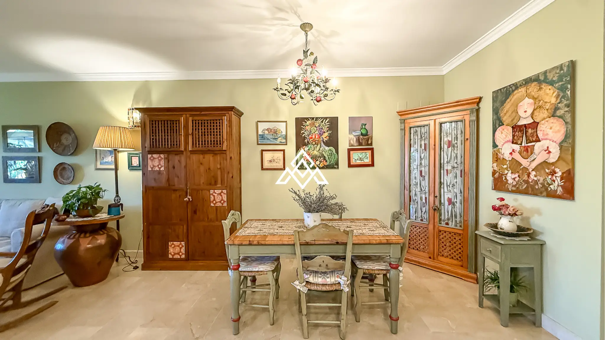 Elviria apartment with large terrace and garden area in Marbella