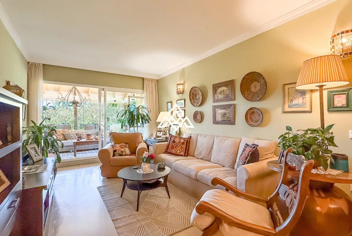 Elviria apartment with large terrace and garden area in Marbella