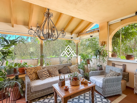 Elviria apartment with large terrace and garden area in Marbella