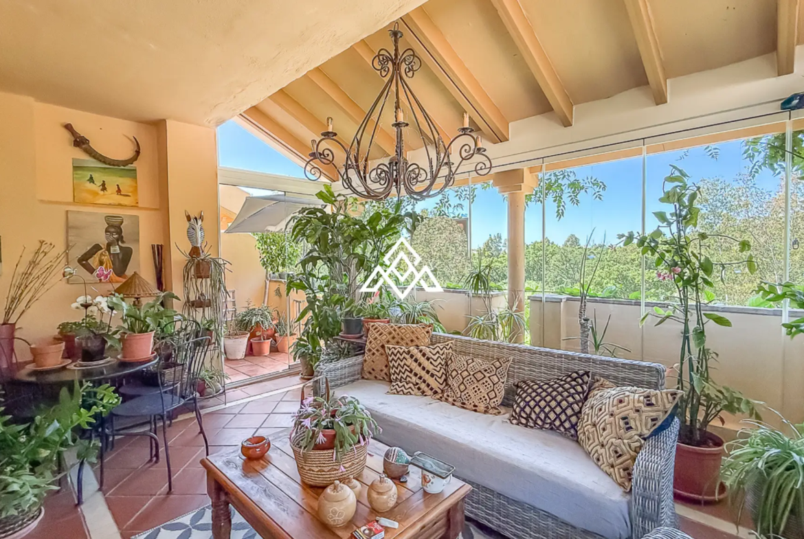 Elviria apartment with large terrace and garden area in Marbella