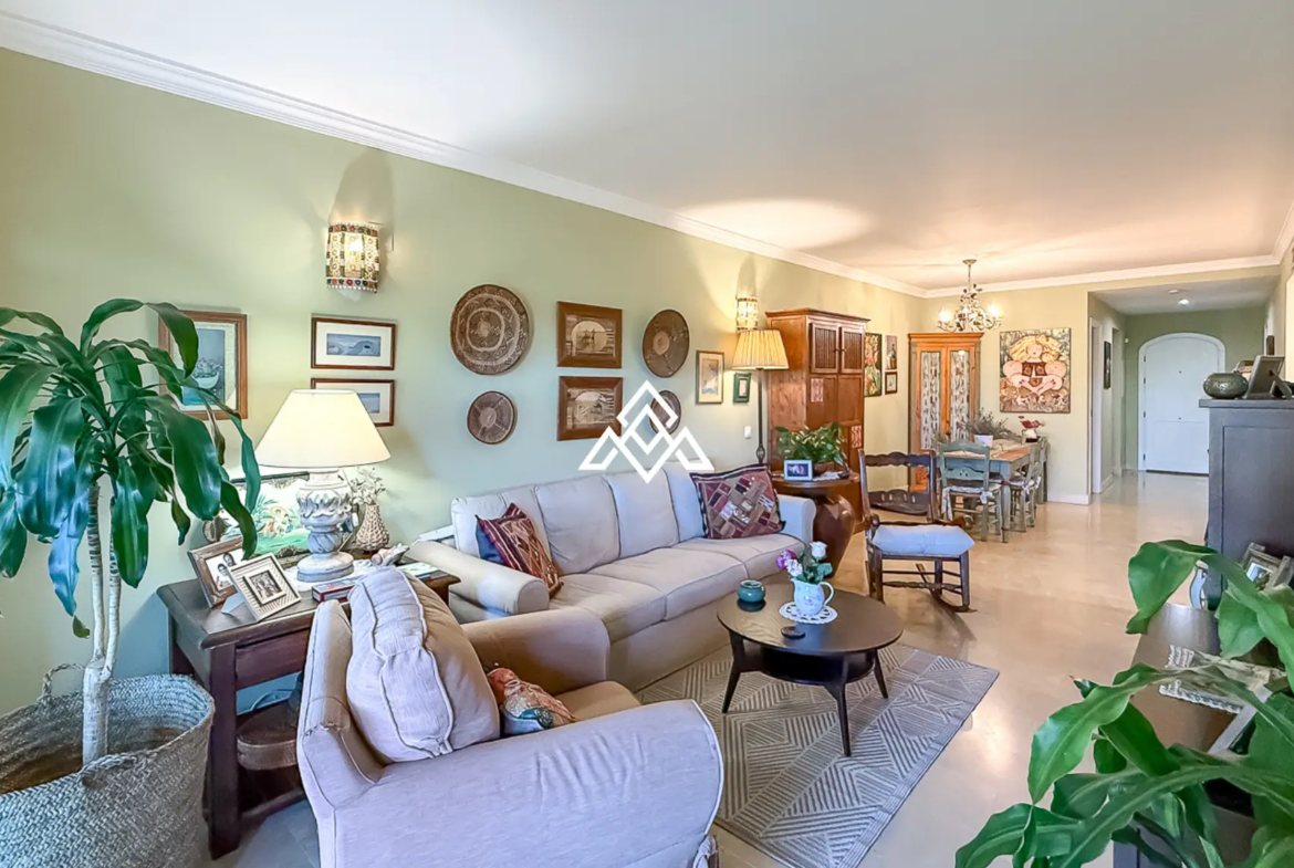 Elviria apartment with large terrace and garden area in Marbella