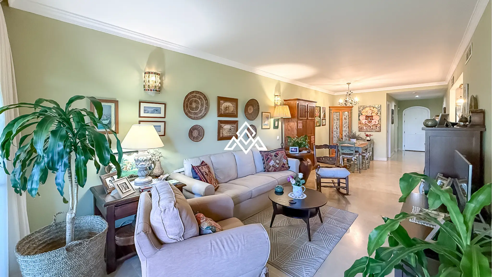 Elviria apartment with large terrace and garden area in Marbella