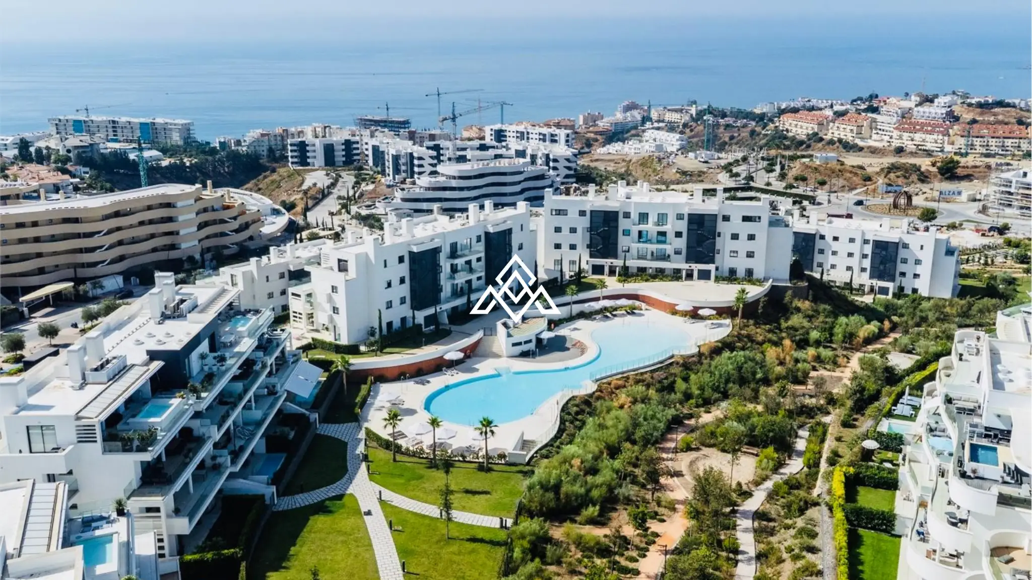 Higueron apartment with terrace and luxury resort facilities on Costa del Sol
