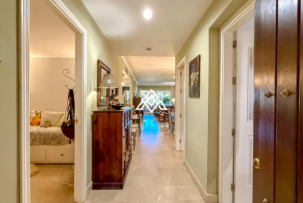 Elviria apartment with large terrace and garden area in Marbella