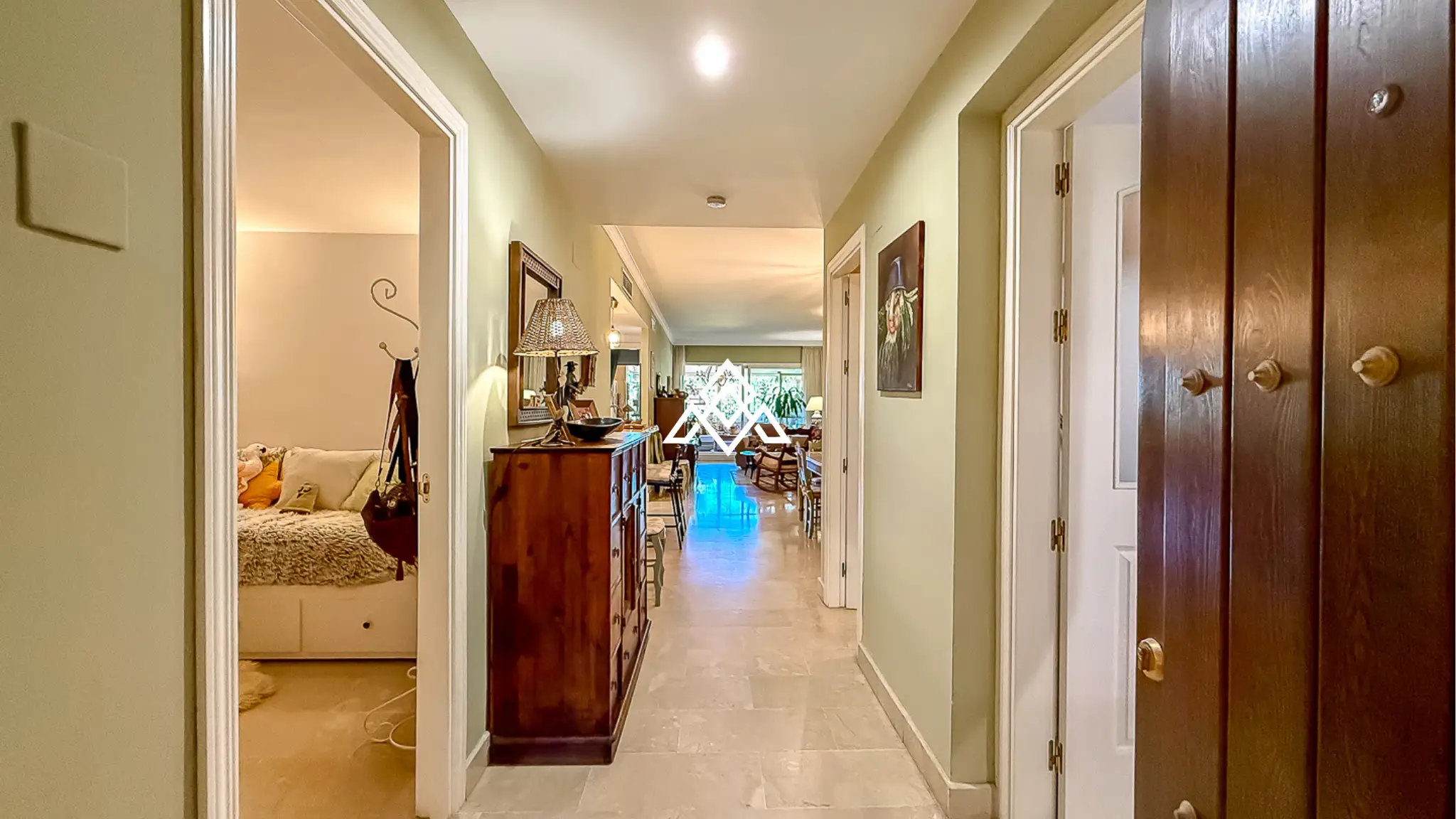 Elviria apartment with large terrace and garden area in Marbella