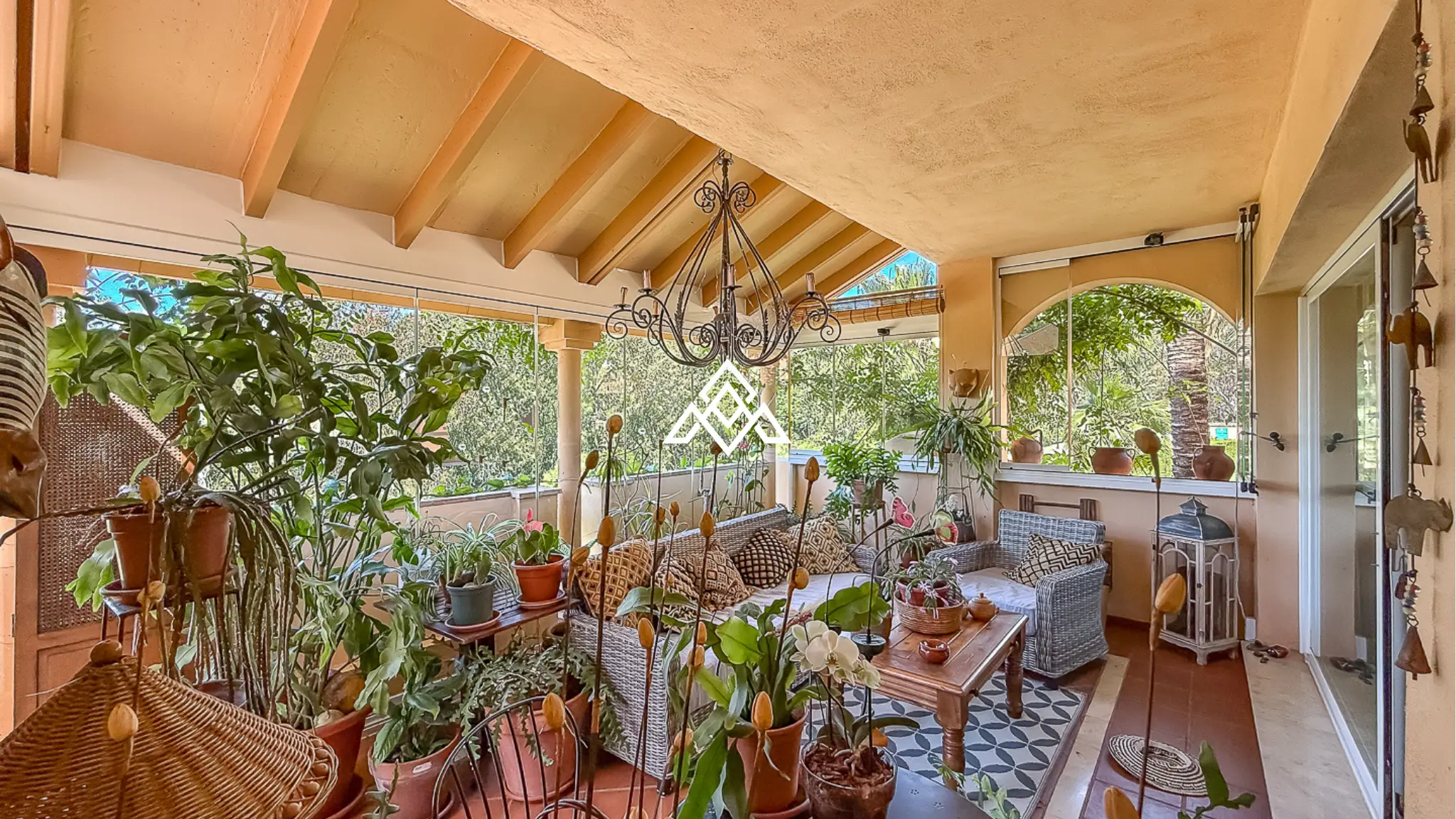 Elviria apartment with large terrace and garden area in Marbella