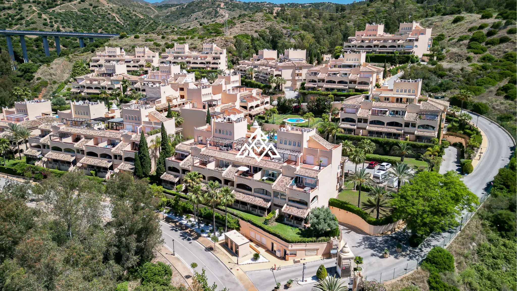 Elviria apartment with large terrace and garden area in Marbella