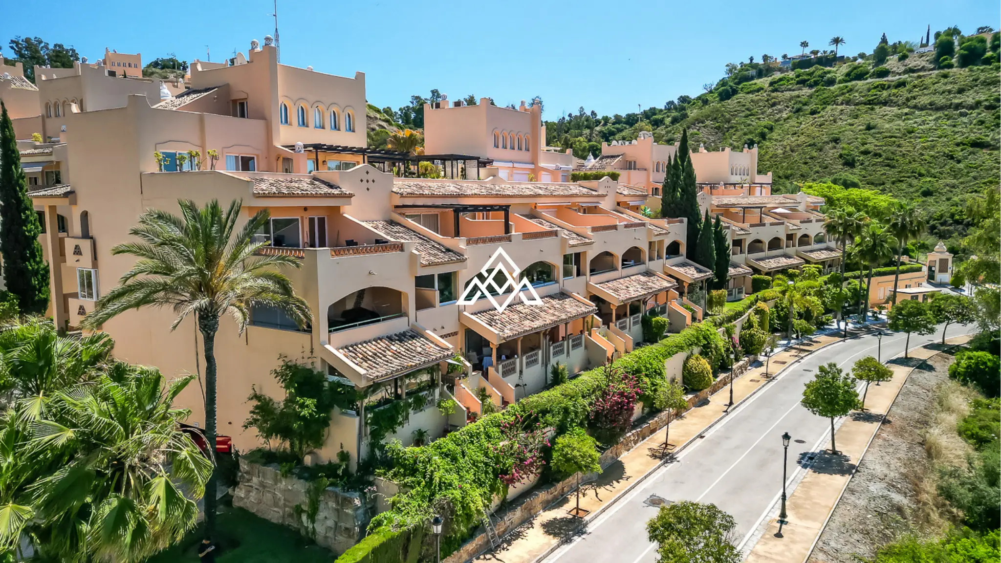 Elviria apartment with large terrace and garden area in Marbella
