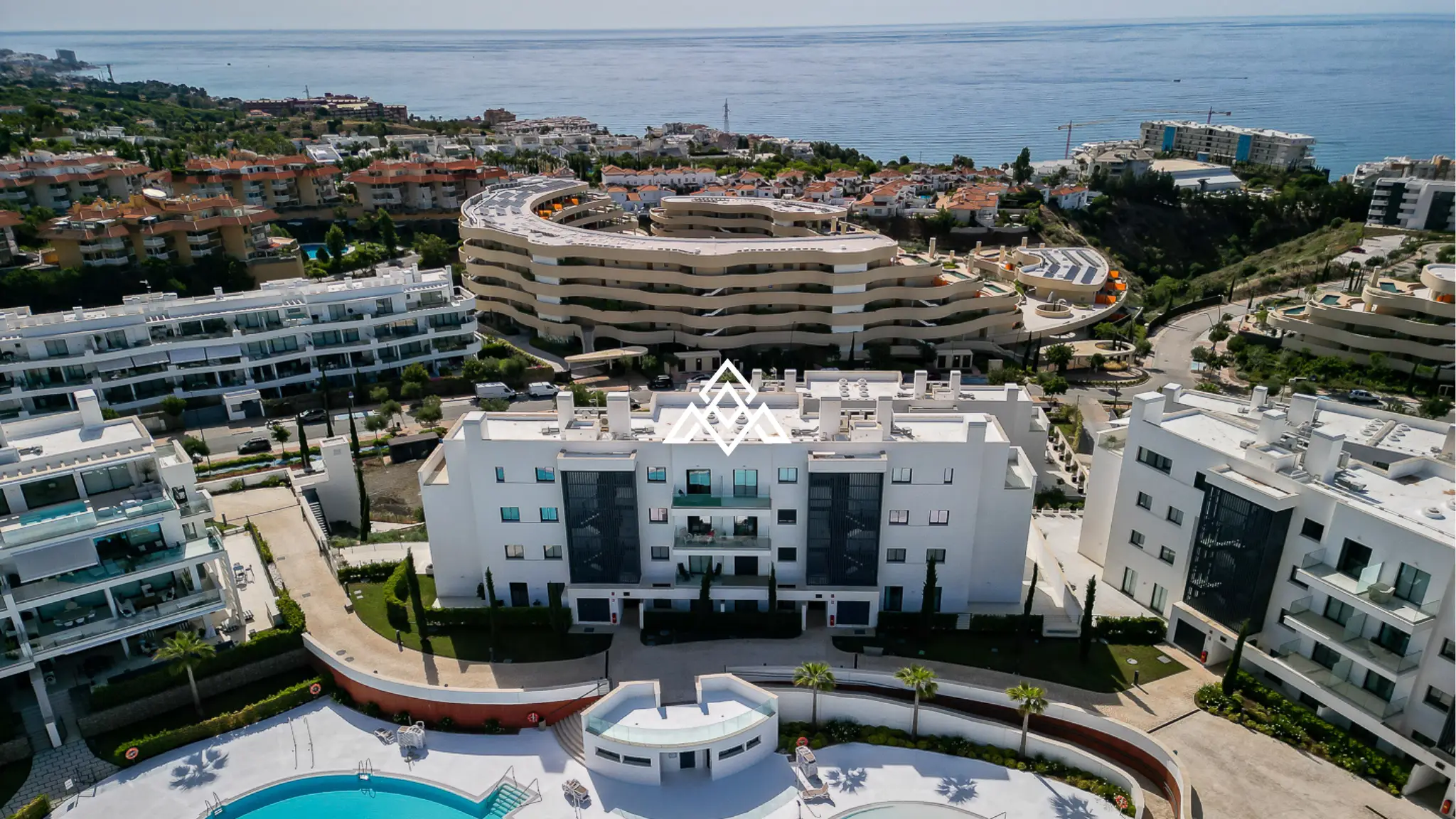 Higueron apartment with terrace and luxury resort facilities on Costa del Sol