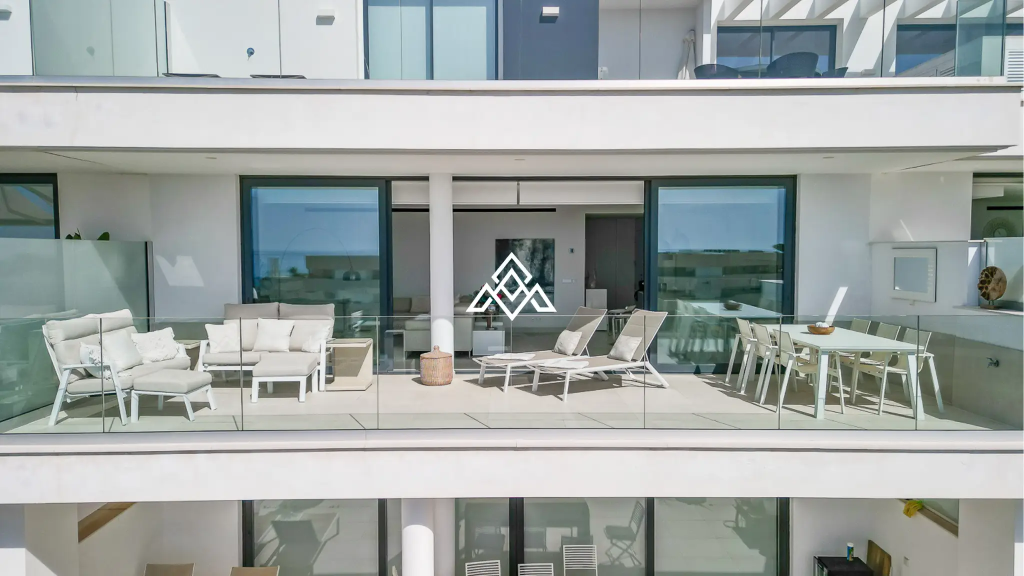 Higueron apartment with terrace and luxury resort facilities on Costa del Sol