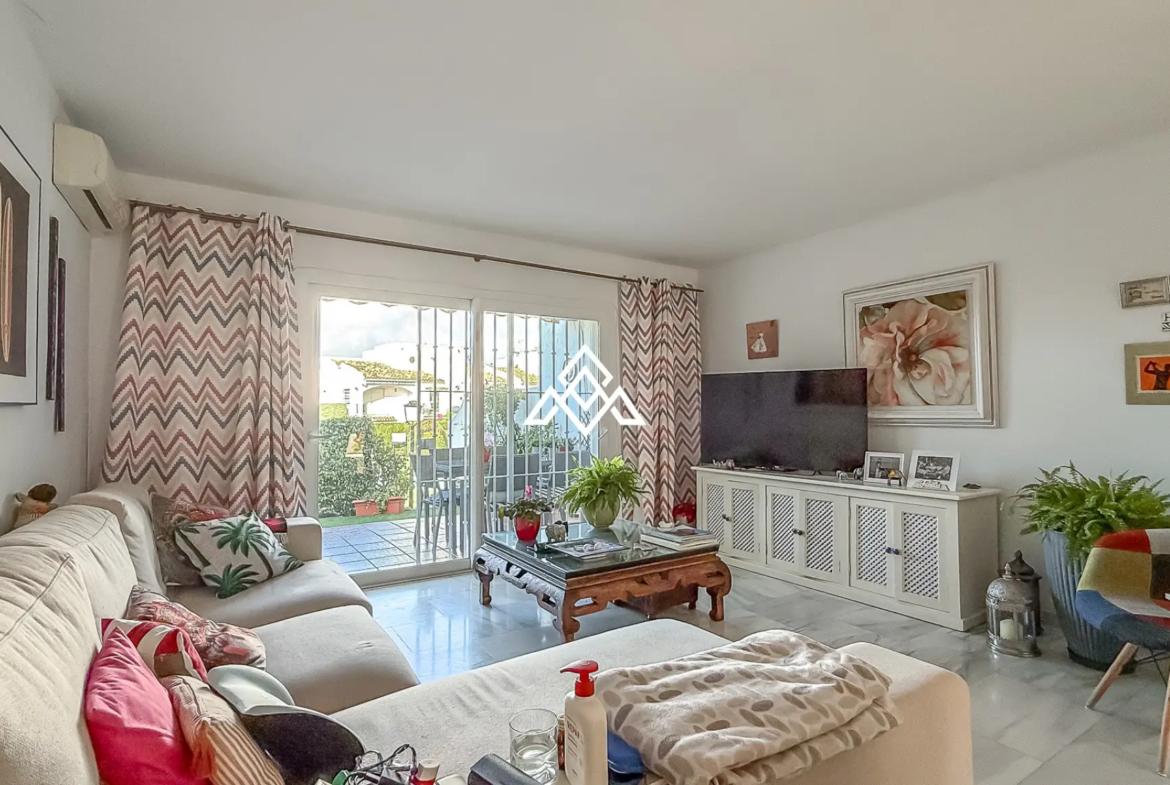 Nueva Atalaya home with private garden and sea views on Costa del Sol