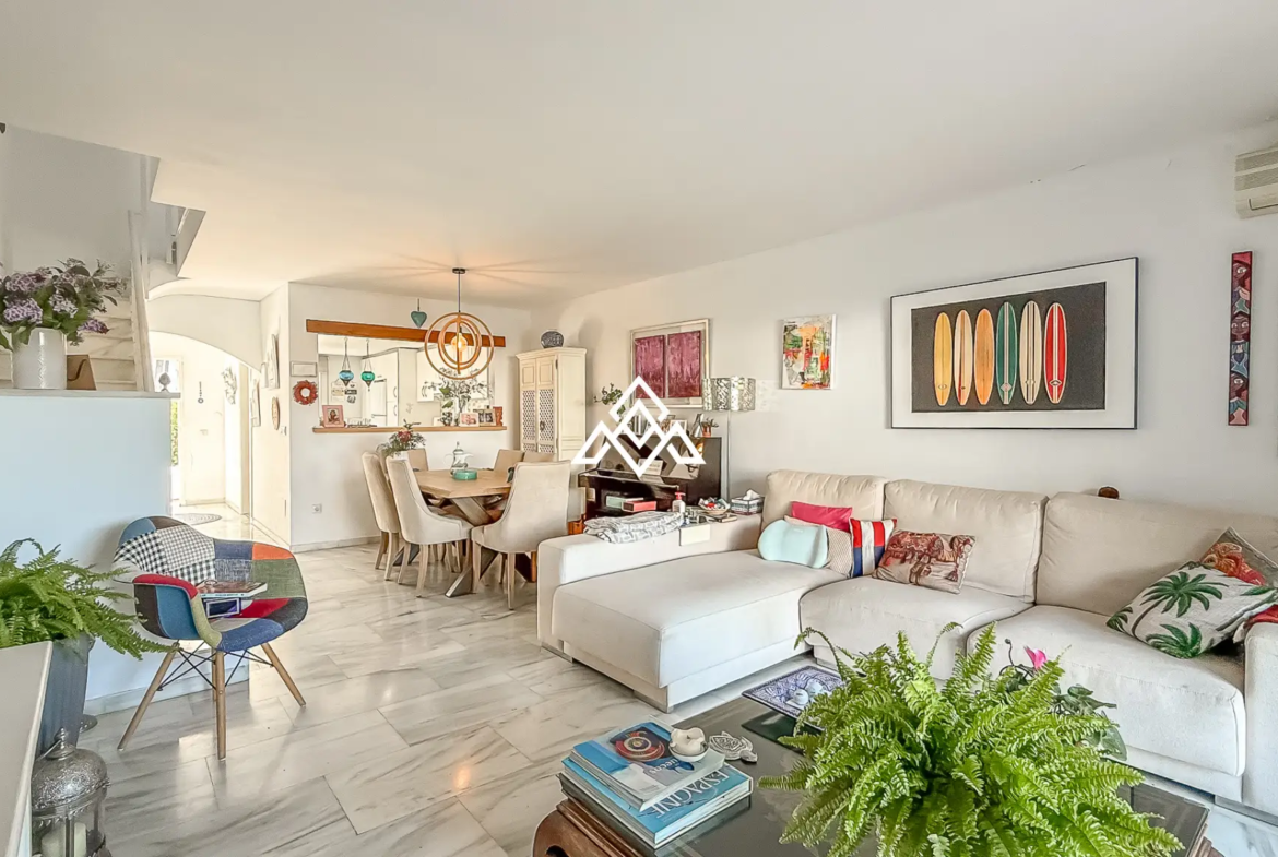 Nueva Atalaya home with private garden and sea views on Costa del Sol