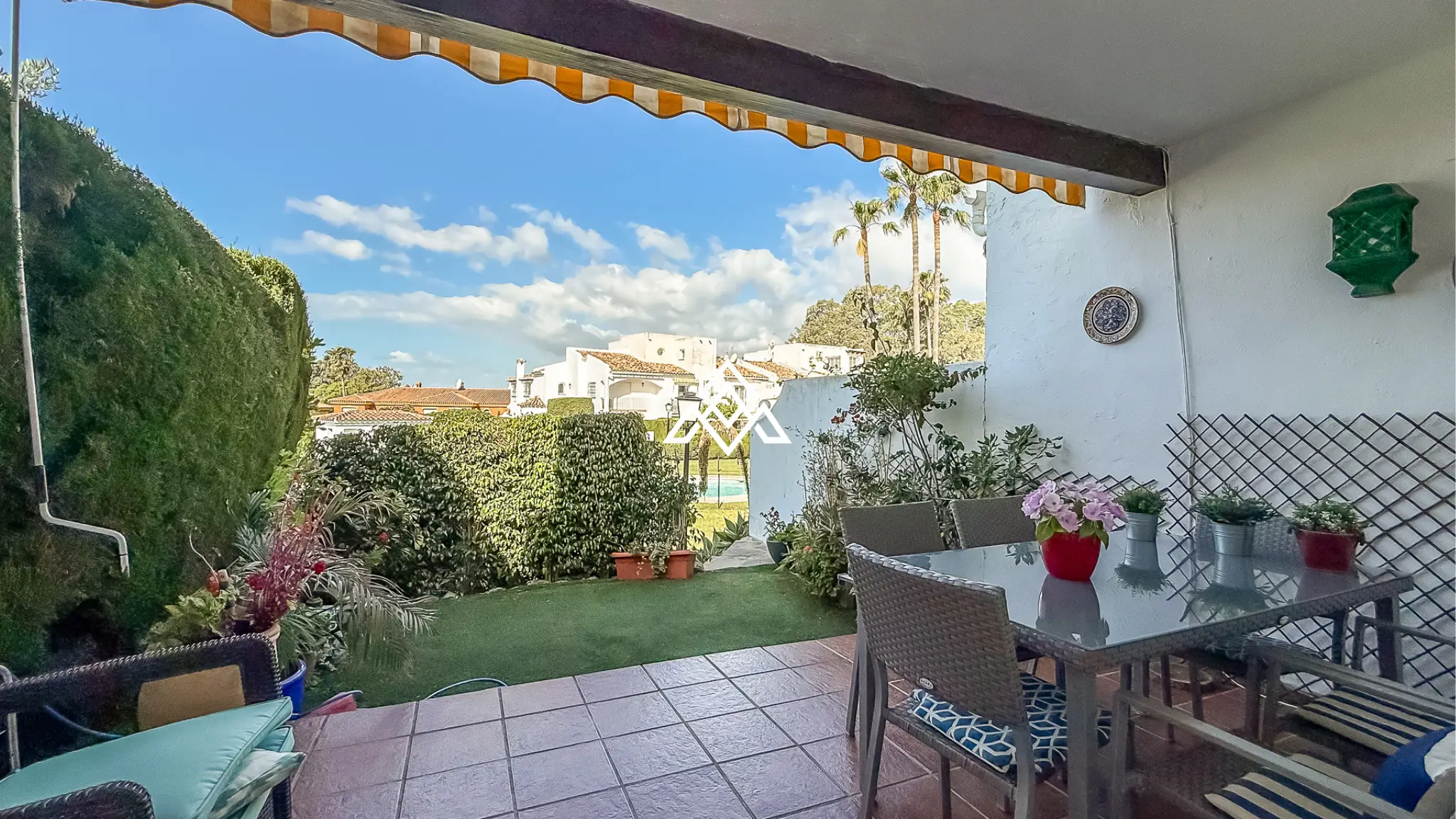 Nueva Atalaya home with private garden and sea views on Costa del Sol