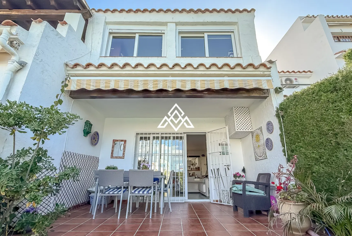 Nueva Atalaya home with private garden and sea views on Costa del Sol