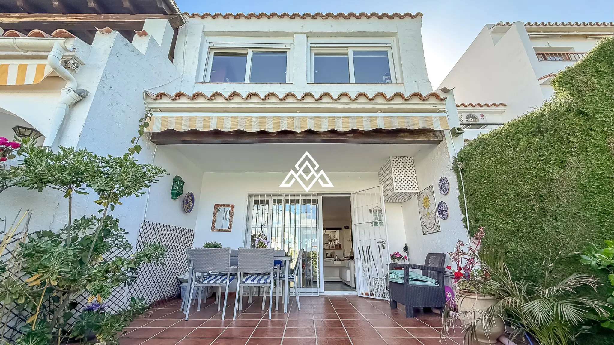 Nueva Atalaya home with private garden and sea views on Costa del Sol