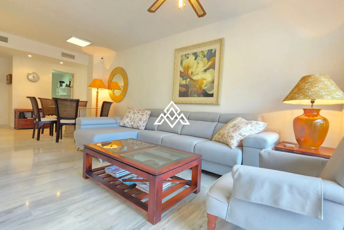 Los Arqueros penthouse with private solarium and panoramic views in Benahavís