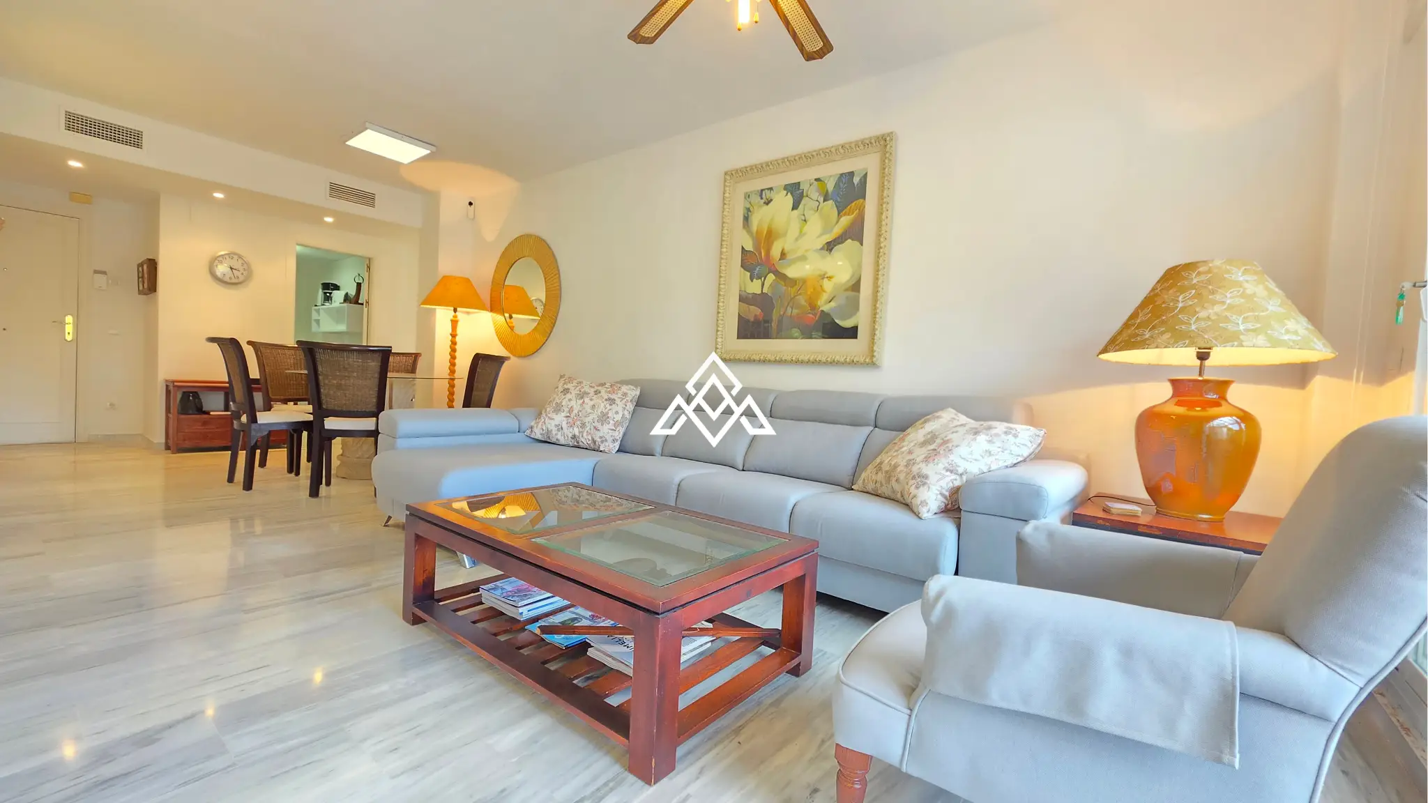 Los Arqueros penthouse with private solarium and panoramic views in Benahavís